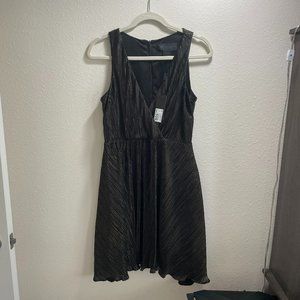 Sleeveless Pleated Metallic Dress Size M
